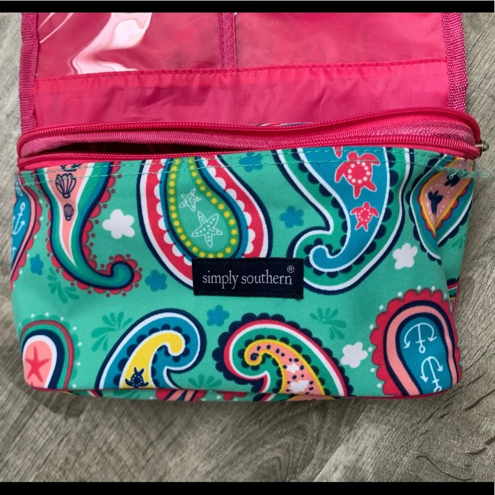Simply Southern Hanging Travel Bag - Picture 4 of 13
